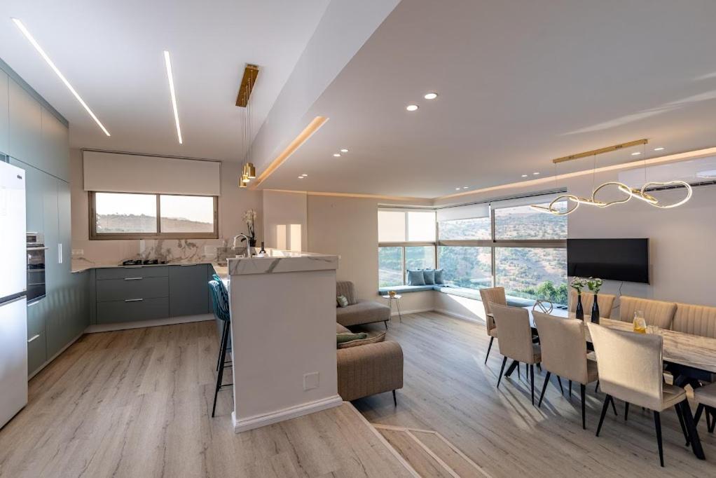 L.T.D Luxury Apartments 4 Bedroom Panoramic View Tiberias Exterior photo