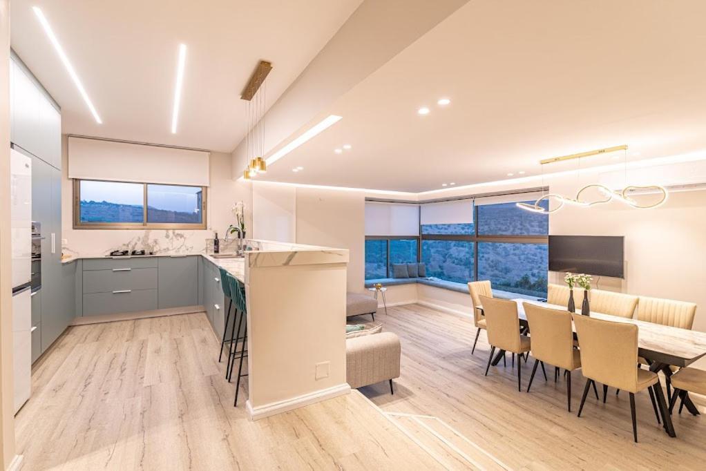 L.T.D Luxury Apartments 4 Bedroom Panoramic View Tiberias Exterior photo