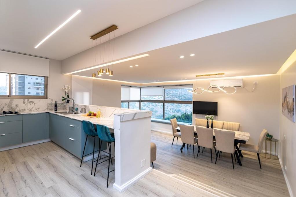 L.T.D Luxury Apartments 4 Bedroom Panoramic View Tiberias Exterior photo